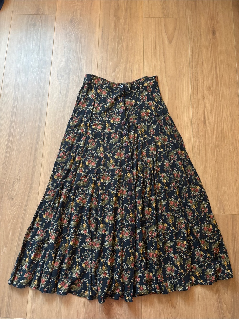 Vintage Express Floral Button-Front Midi Skirt - Black